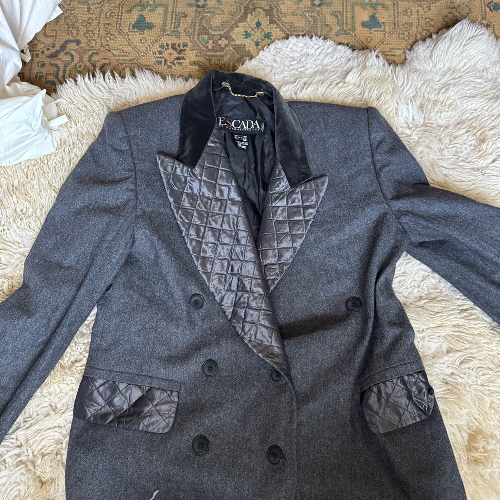 Escada Gray Blazer with Structured Shoulders